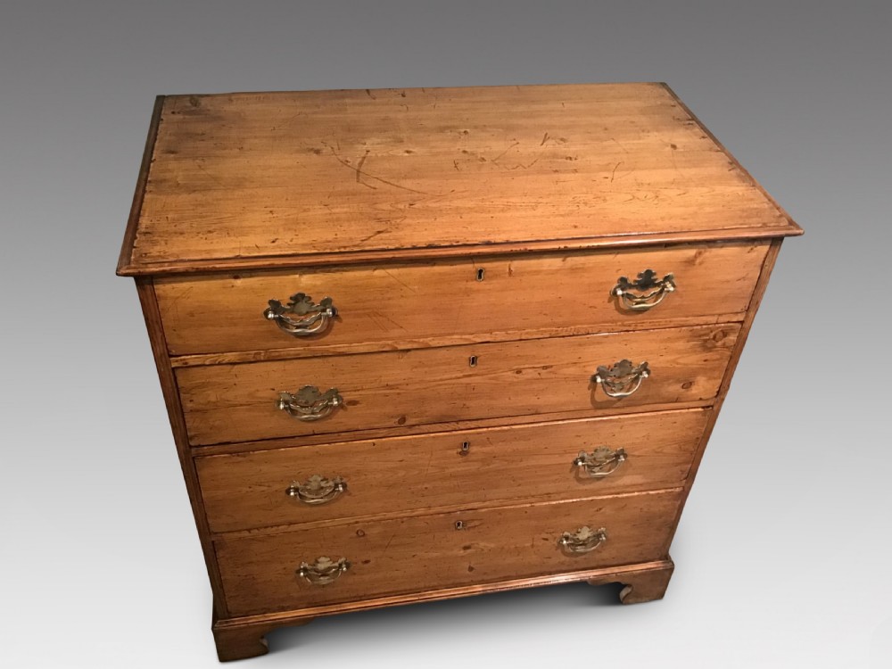 Antique pine chest of drawers View II