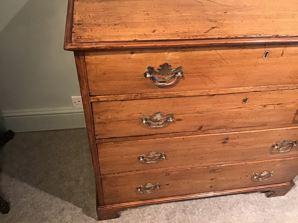 Antique pine chest of drawers View VI