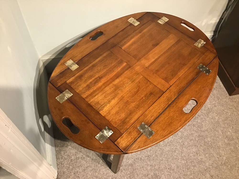 Butlers tray on stand View V