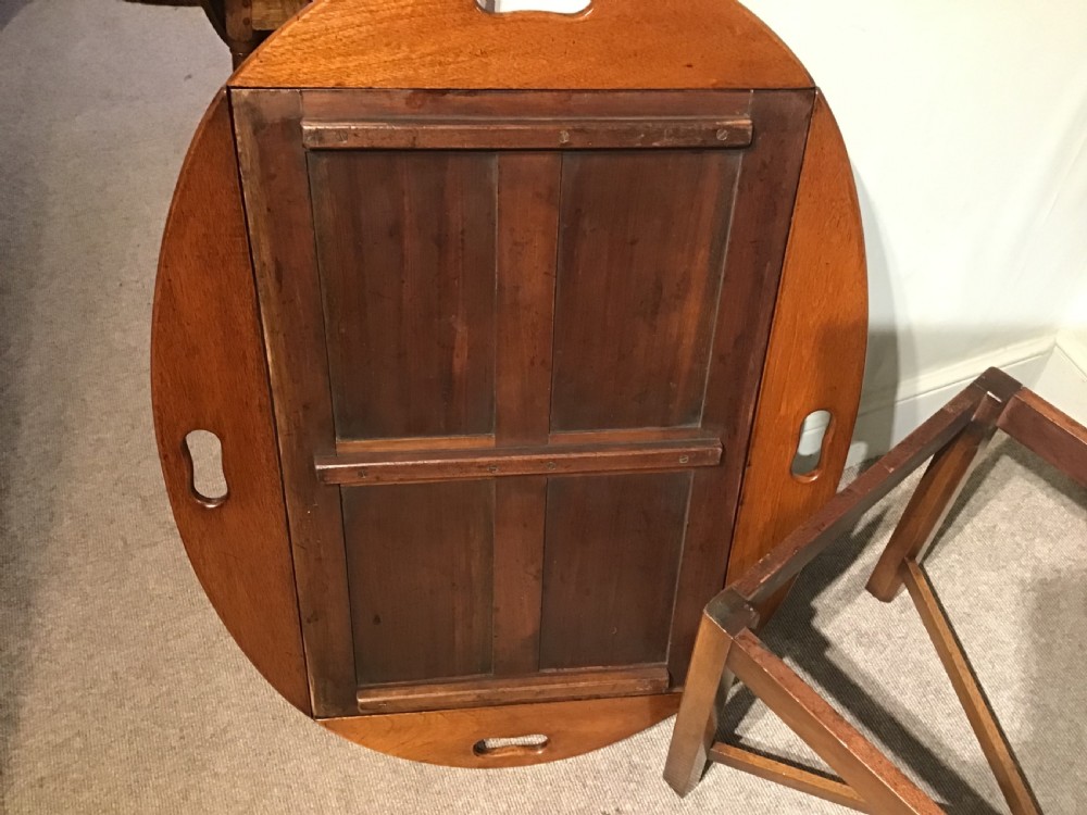 Butlers tray on stand View VIII