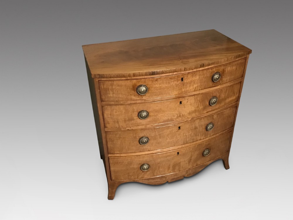 Georgian mahogany chest of drawers View II