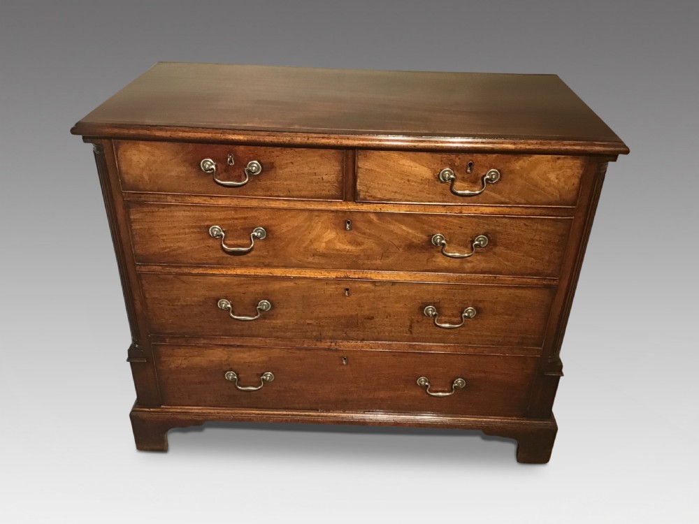 Antique mahogany chest of drawers.