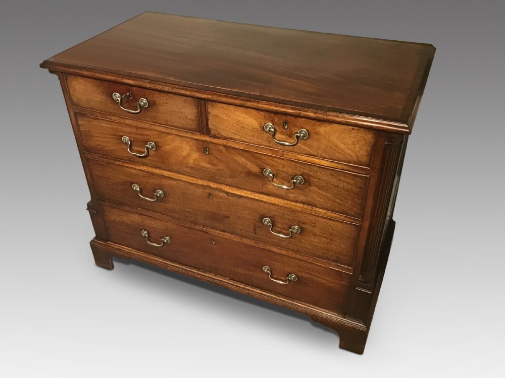 Antique mahogany chest of drawers. View II