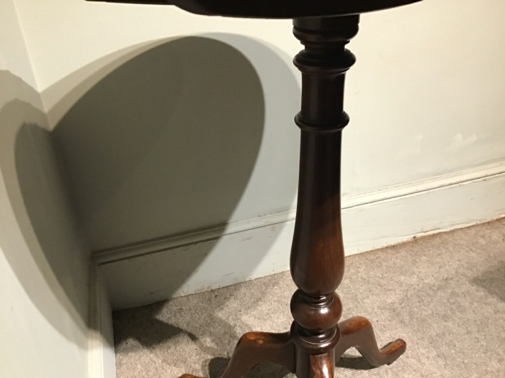 Antique tripod table View IV