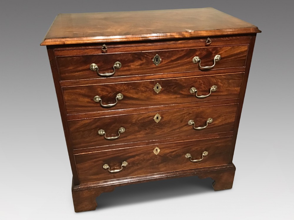 Georgian mahogany chest of drawers View II