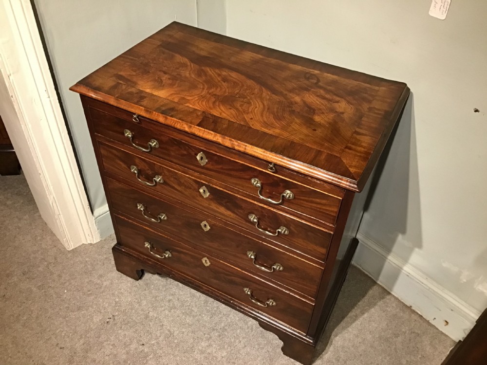 Georgian mahogany chest of drawers View III
