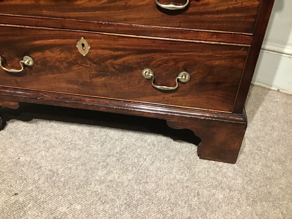 Georgian mahogany chest of drawers View V