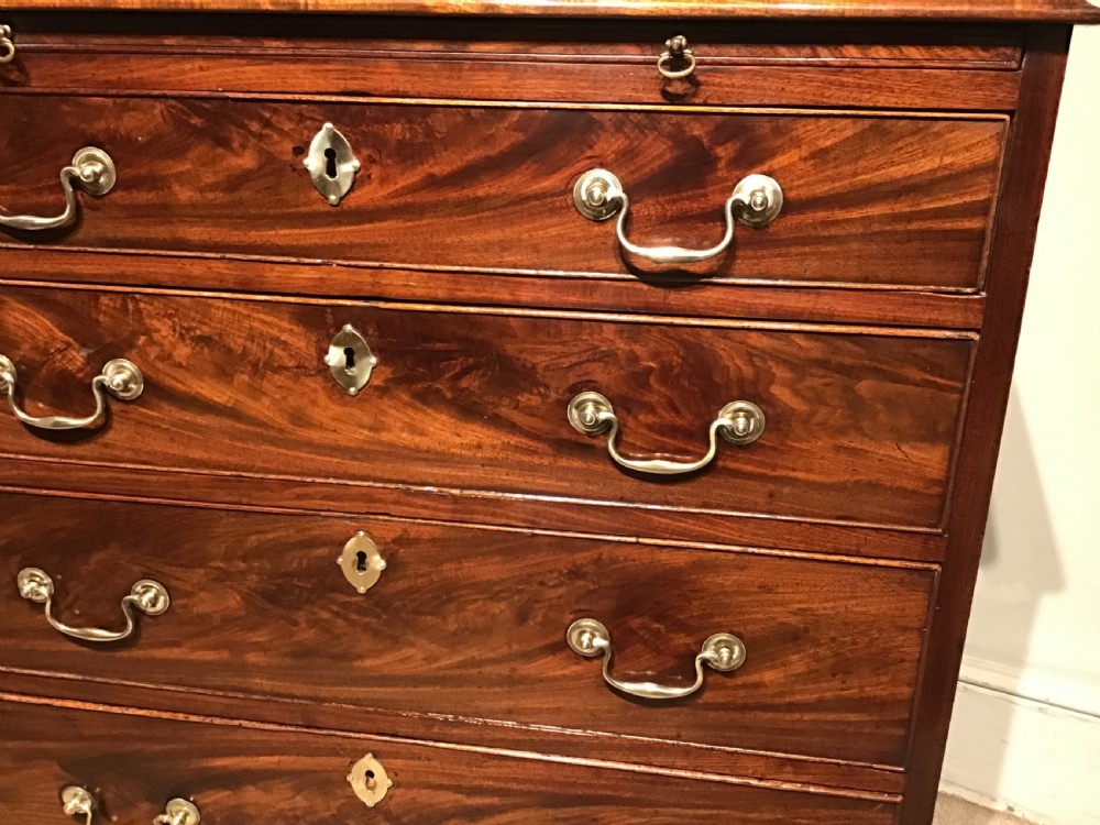 Georgian mahogany chest of drawers View VI