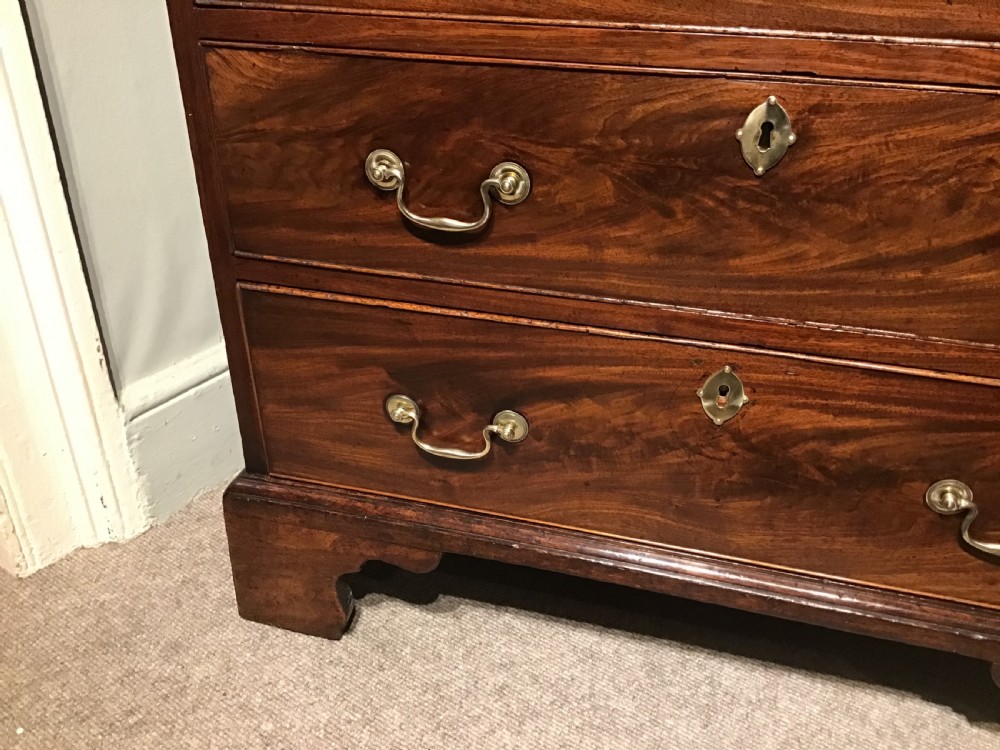 Georgian mahogany chest of drawers View VIII