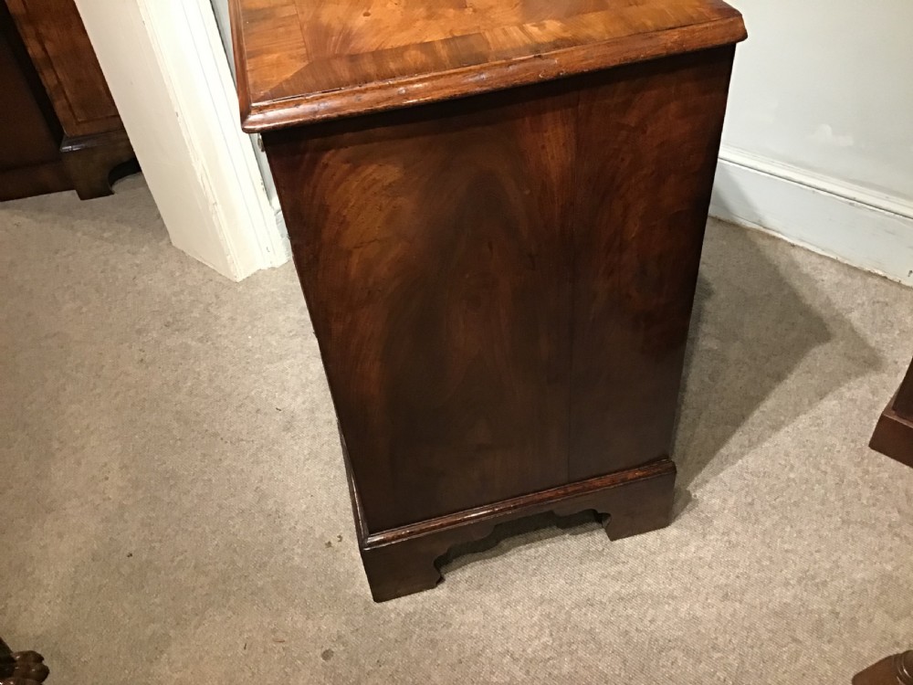 Georgian mahogany chest of drawers View X