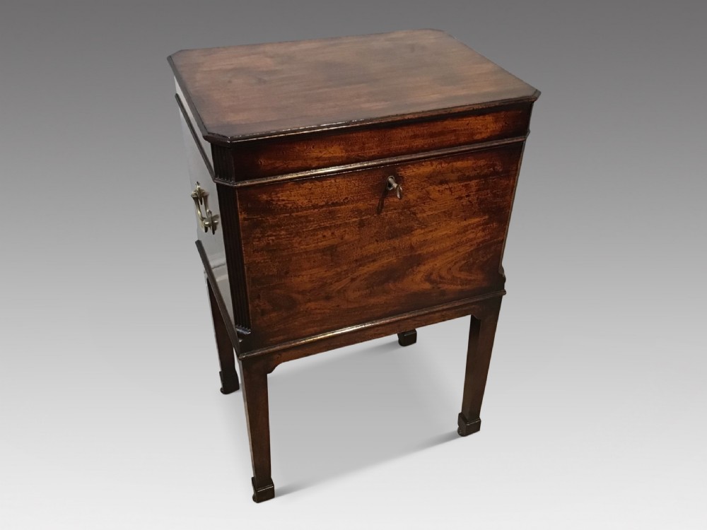 Georgian mahogany cellarette