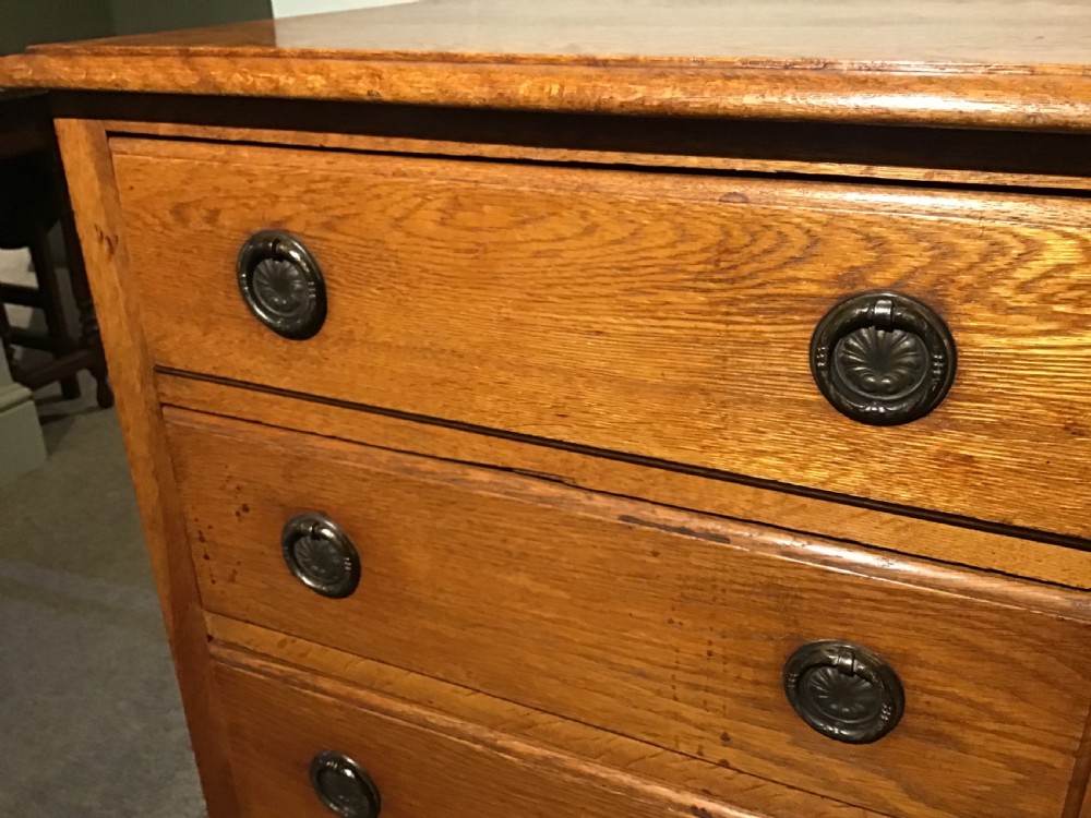 Antique oak chest of drawers View IV