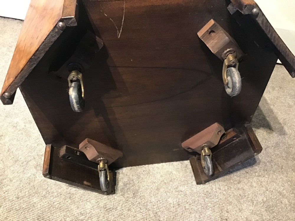 Art Deco end table View VI