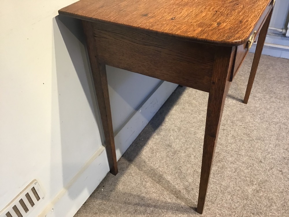Antique oak sidetable View III
