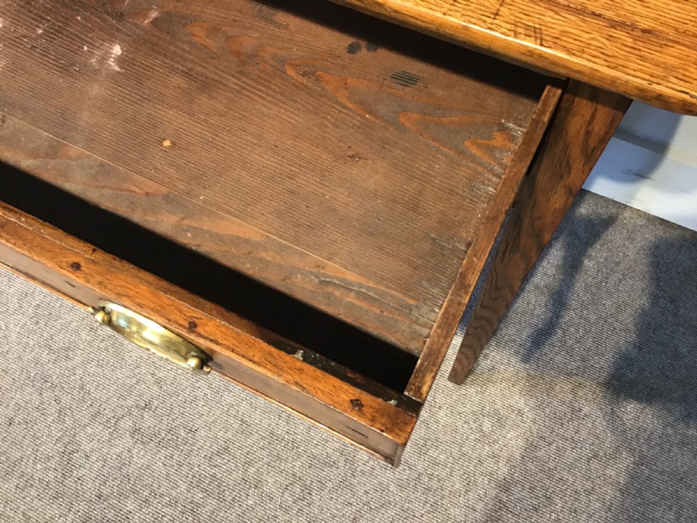 Antique oak sidetable View VII