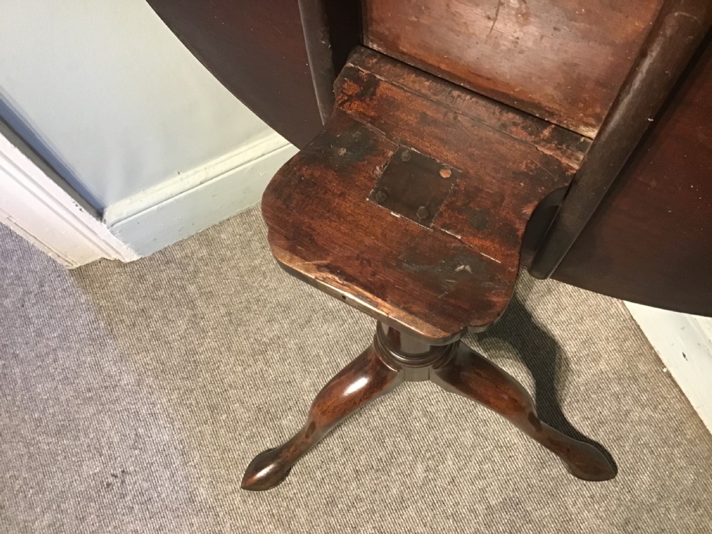 Georgian tripod table View VII