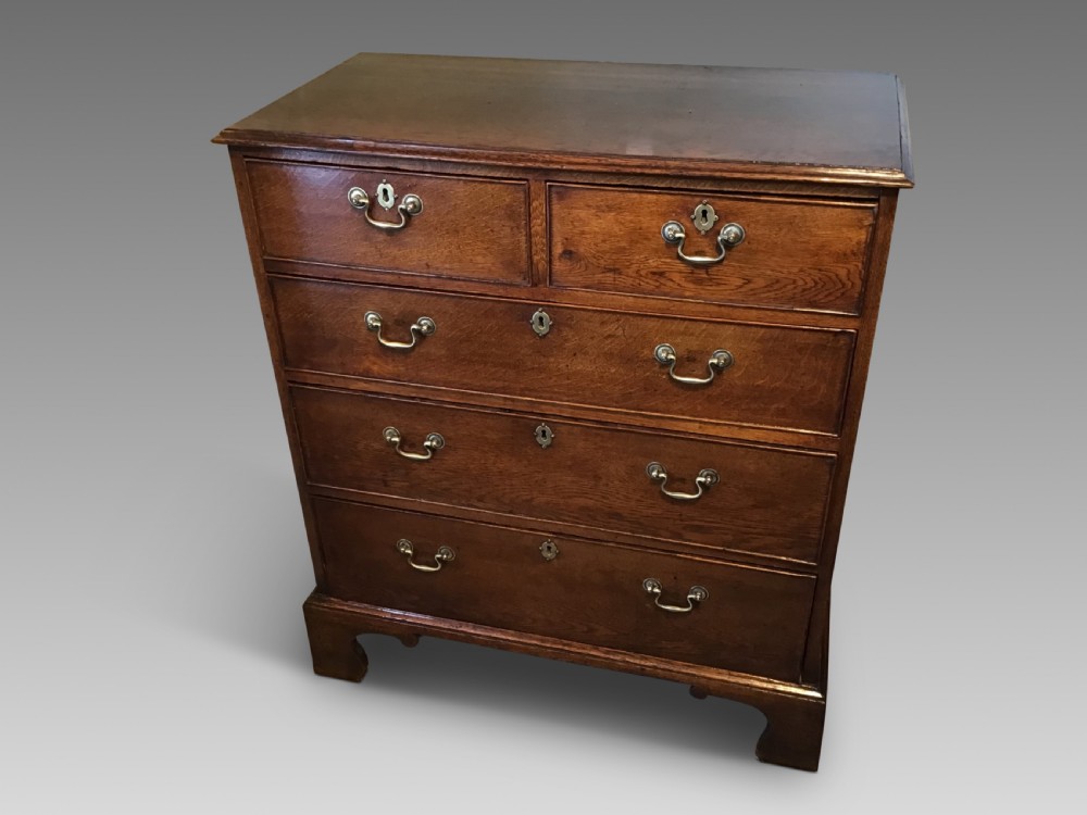 Antique oak chest of drawers View II
