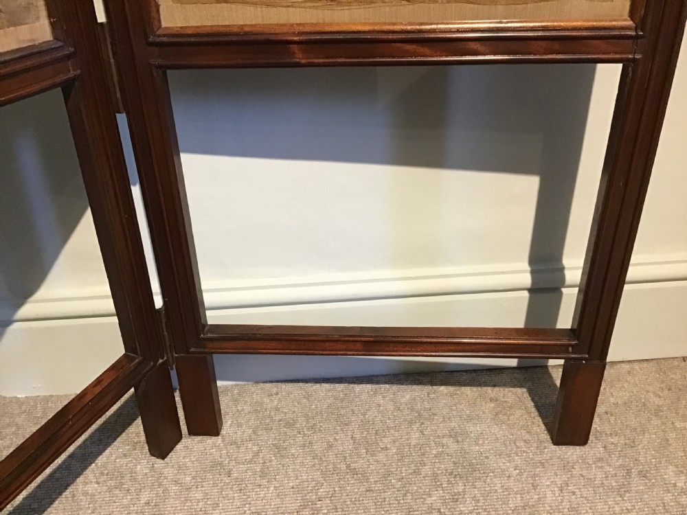 Antique screen View V