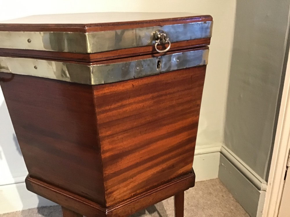Georgian mahogany cellarette  View IV