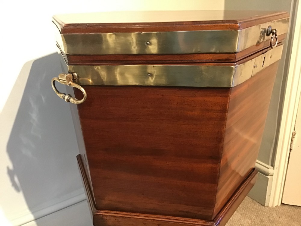 Georgian mahogany cellarette  View V