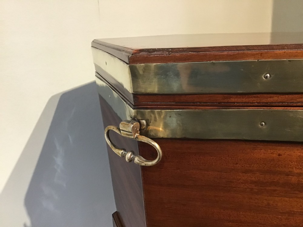 Georgian mahogany cellarette  View VI