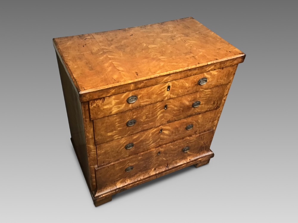 Antique birch chest of drawers View II