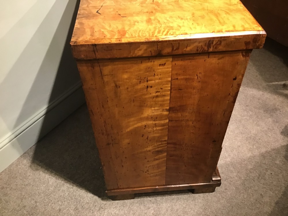 Antique birch chest of drawers View X