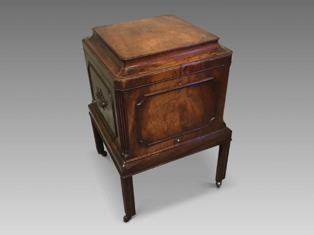 Georgian mahogany cellaret 