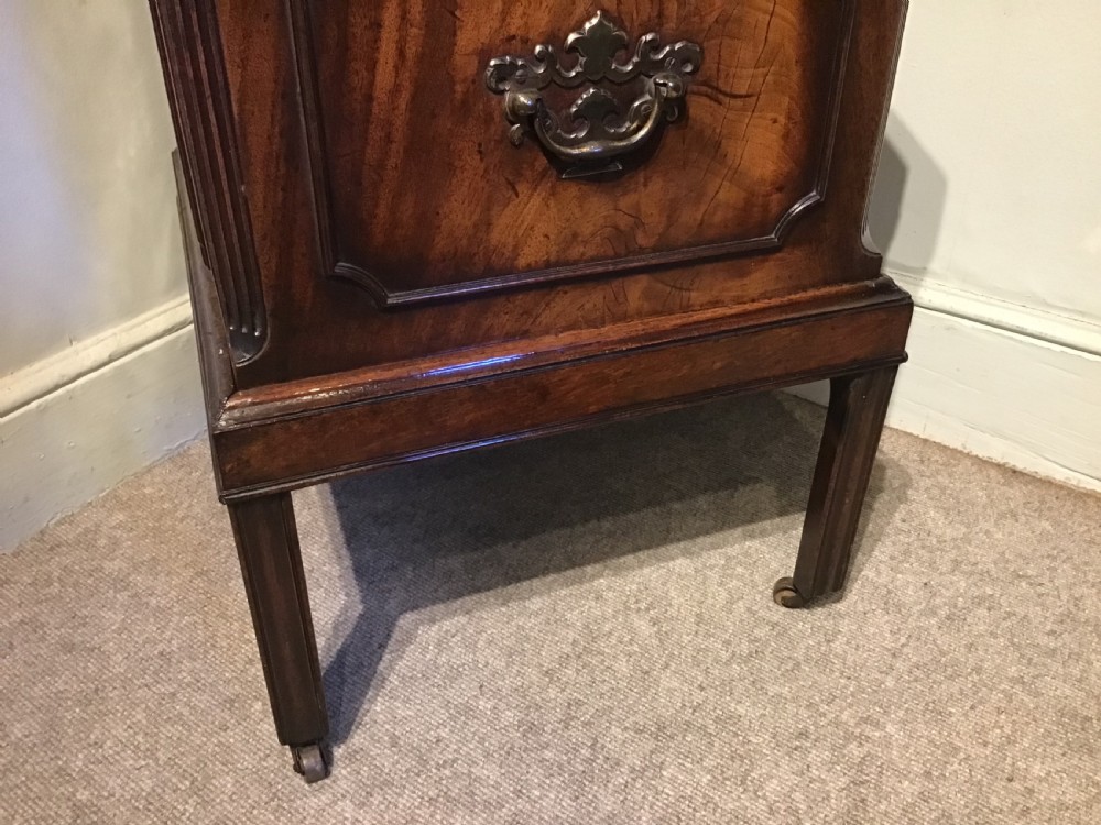 Georgian mahogany cellaret  View VIII