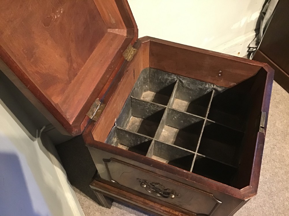 Georgian mahogany cellaret  View X