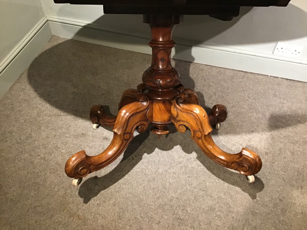 Victorian oval walnut breakfast table View VI