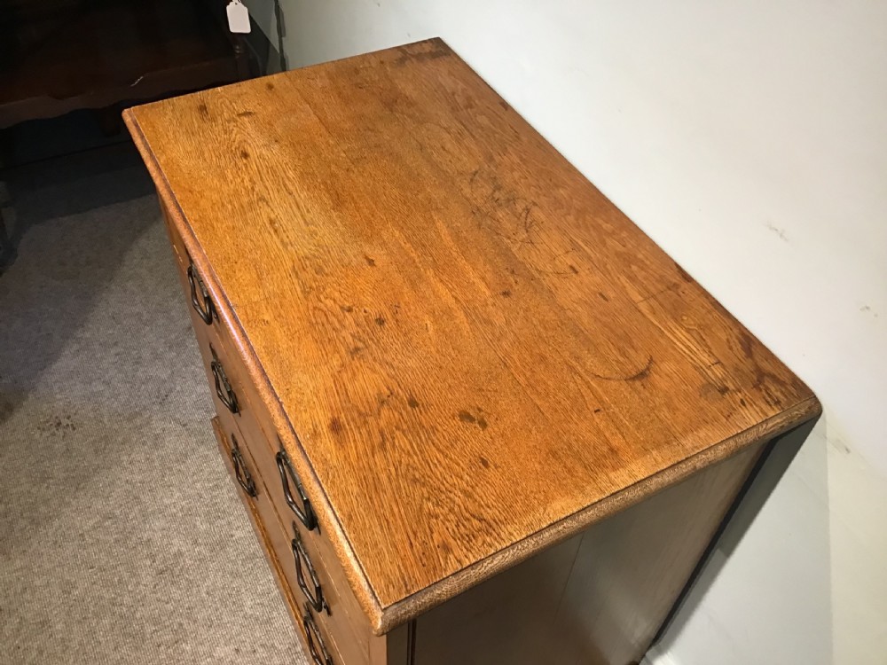 Arts and crafts oak chest View IV