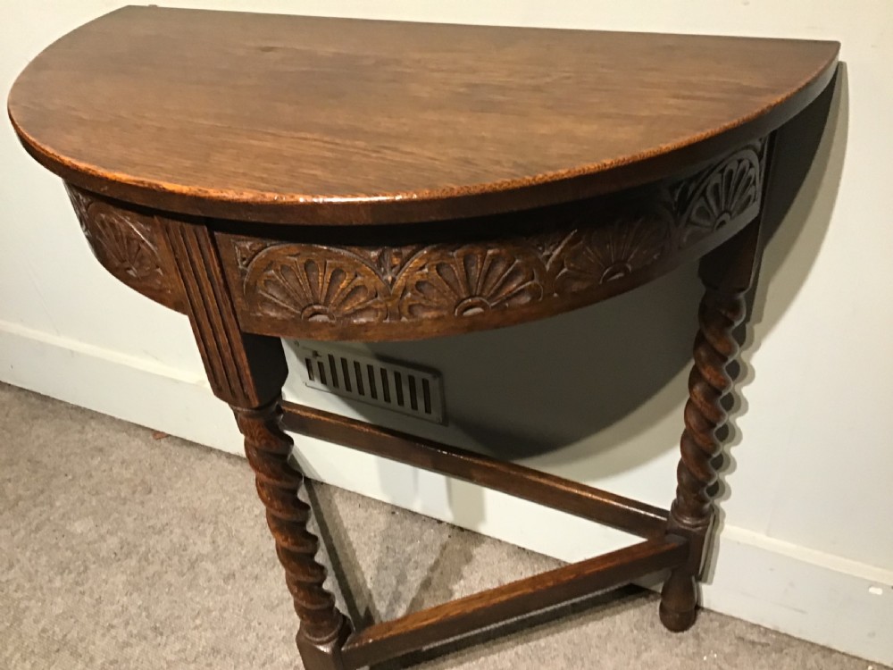 Antique oak sidetable View III