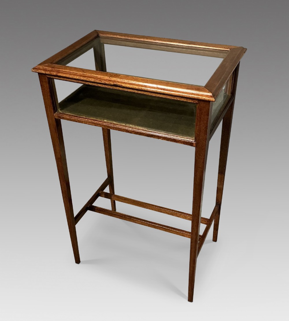 Edwardian mahogany bijouterie table