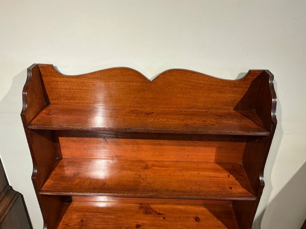 Regency waterfall bookcase View II