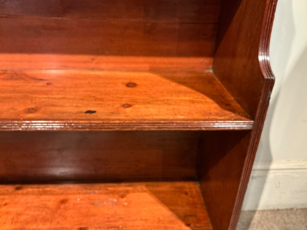 Regency waterfall bookcase View III
