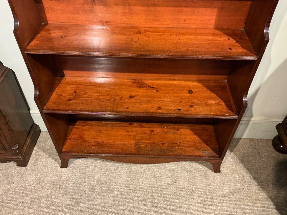 Regency waterfall bookcase View IV