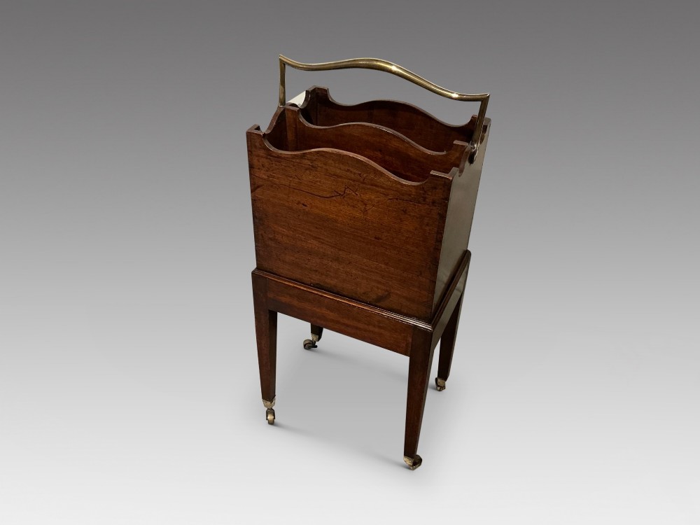 Georgian bottle carrier