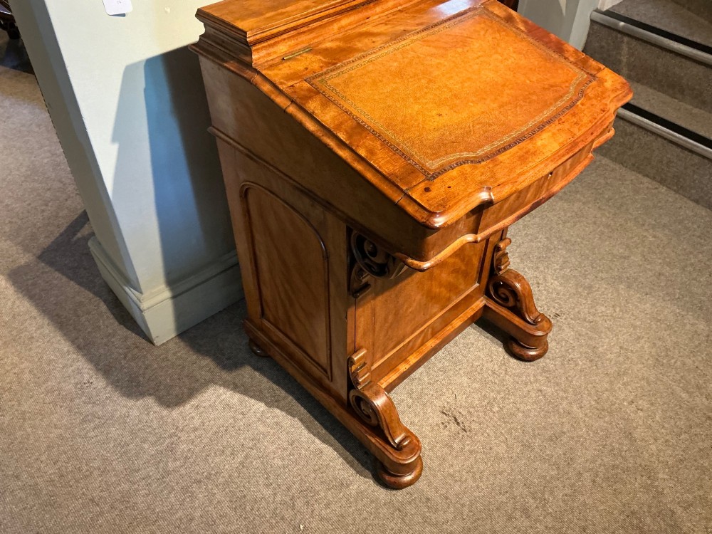 Victorian davenport View II