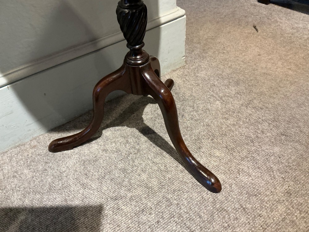 Antique wine table View IV