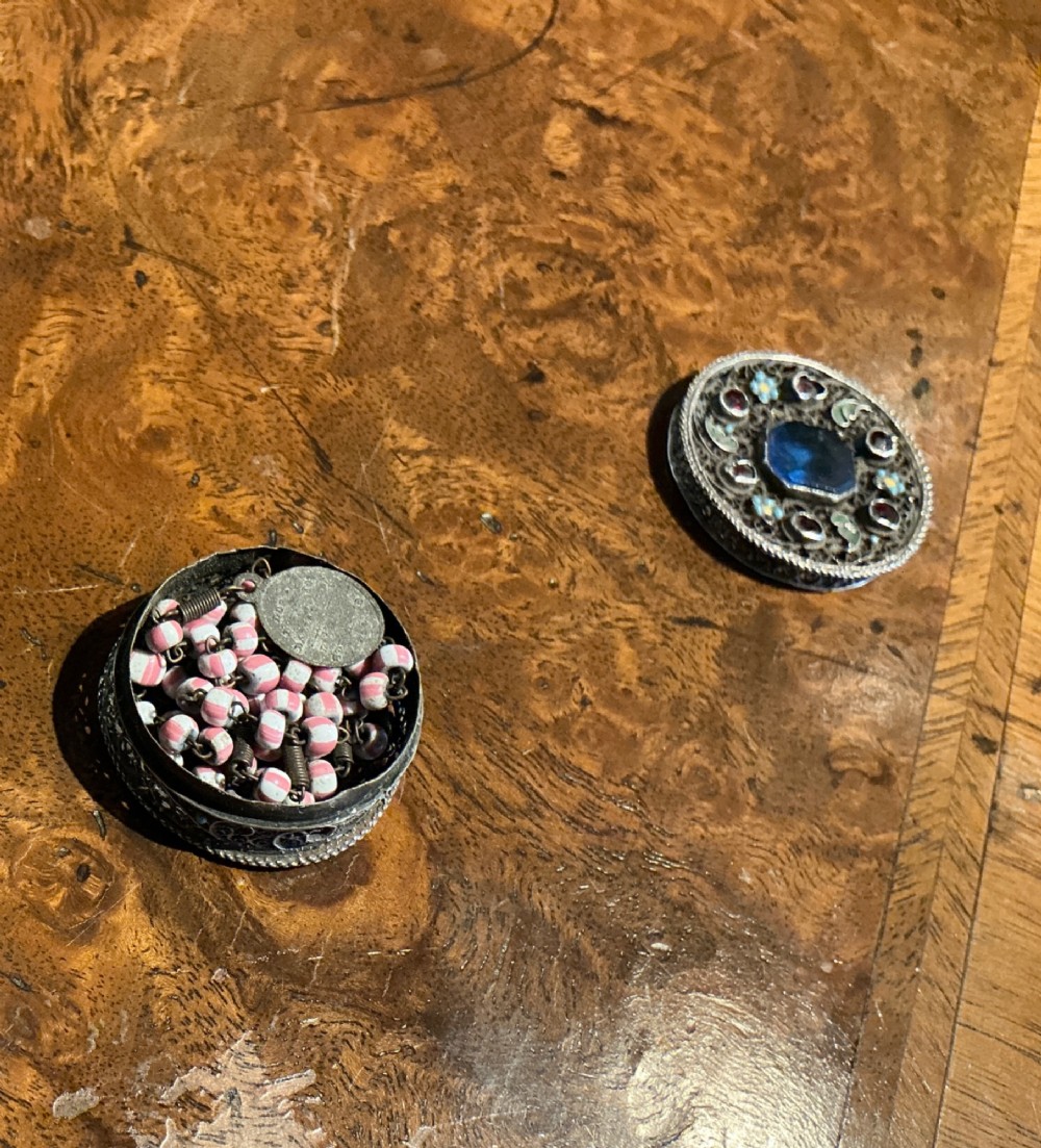Silver rosary box View VI