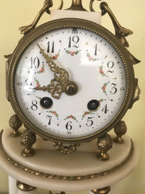 A 19TH CENTURY FRENCH MANTEL CLOCK - ADDITIONAL PHOTO 2