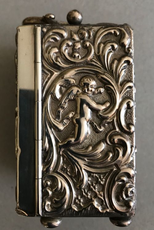 A 19TH CENTURY MINIATURE BOUDOIR TRAVELLING CLOCK - ADDITIONAL PHOTO 1