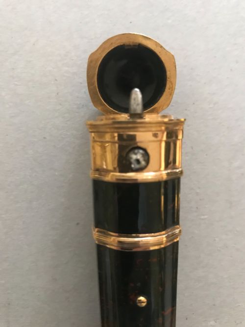 ETUI CASE IN GREEN BLOOD STONE WITH GOLD MOUNTS - ADDITIONAL PHOTO 2