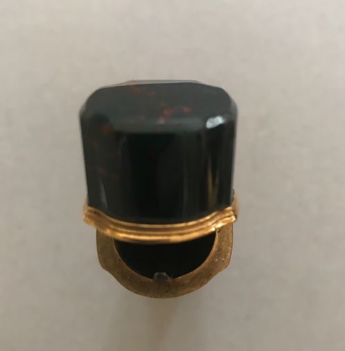 ETUI CASE IN GREEN BLOOD STONE WITH GOLD MOUNTS - ADDITIONAL PHOTO 4