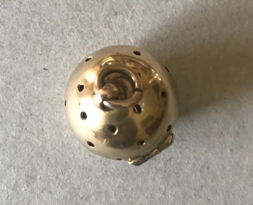 A VICTORIAN POMANDER - ADDITIONAL PHOTO 3
