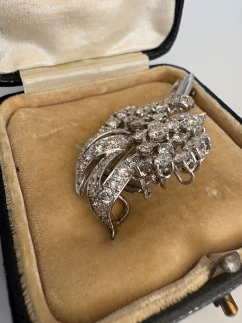 FINE 1930S PLATINUM TESTED DIAMOND BROOCH - ADDITIONAL PHOTO 2
