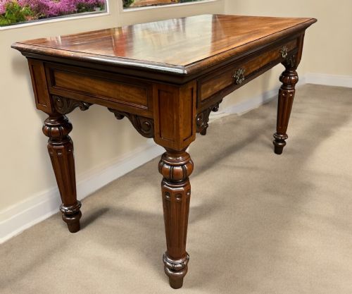 MAHOGANY SIDE TABLE