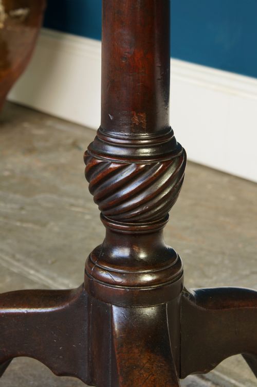18TH CENTURY MAHOGANY TRIPOD TABLE - ADDITIONAL PHOTO 4