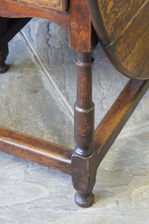 LARGE 18TH CENTURY OAK GATELEG TABLE - ADDITIONAL PHOTO 2